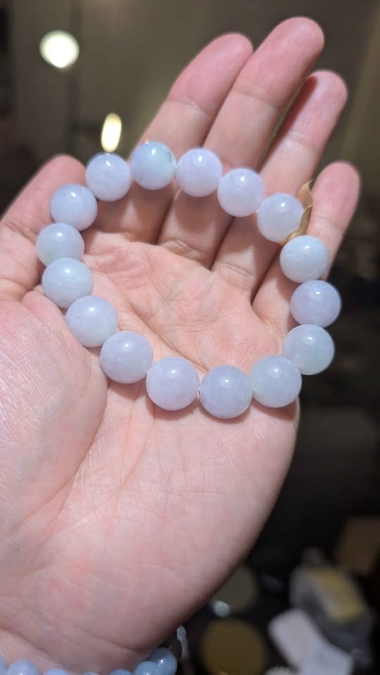 Grade A Authentic Certified Jadeite Bracelet in Icy Light lavend - photo 3