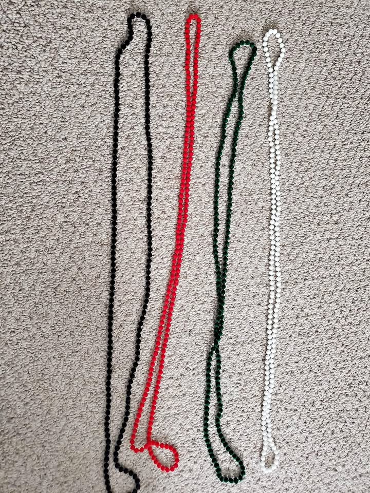 Set of 4 necklaces