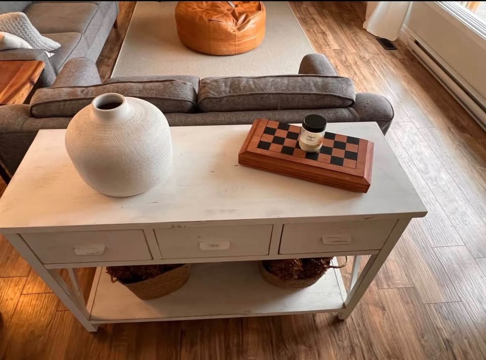Farmhouse style console table - photo 2