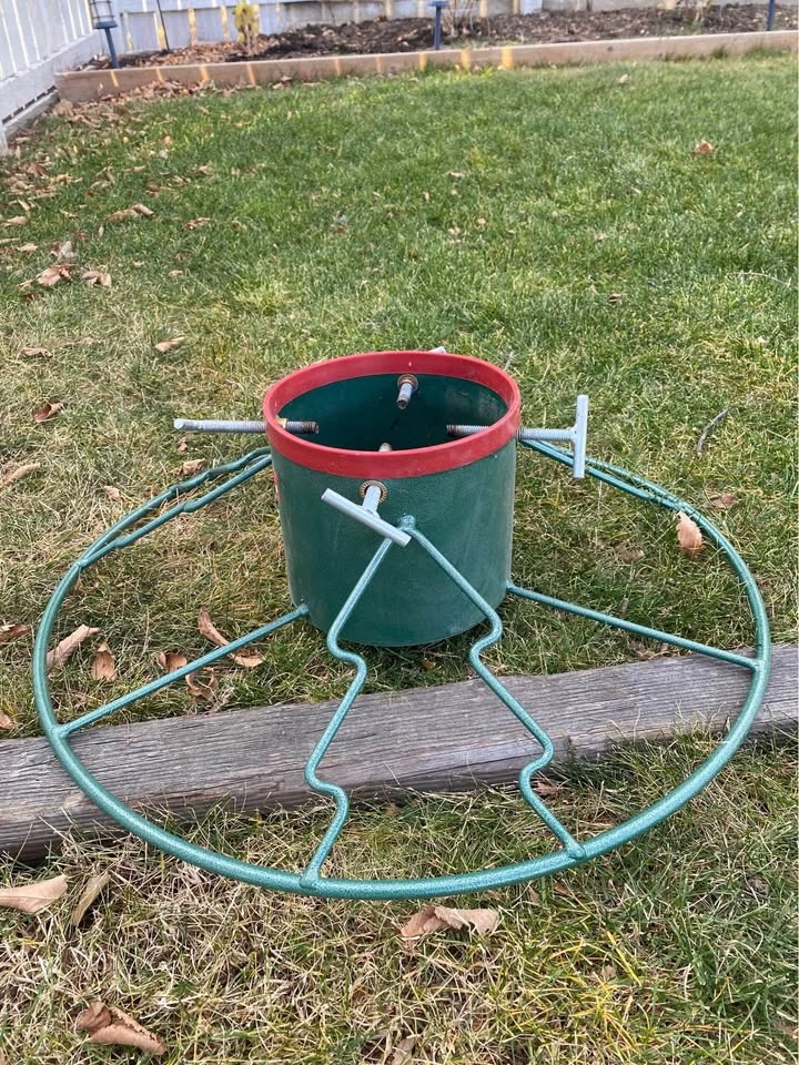 Heavy Duty Christmas Tree Stand - photo 2