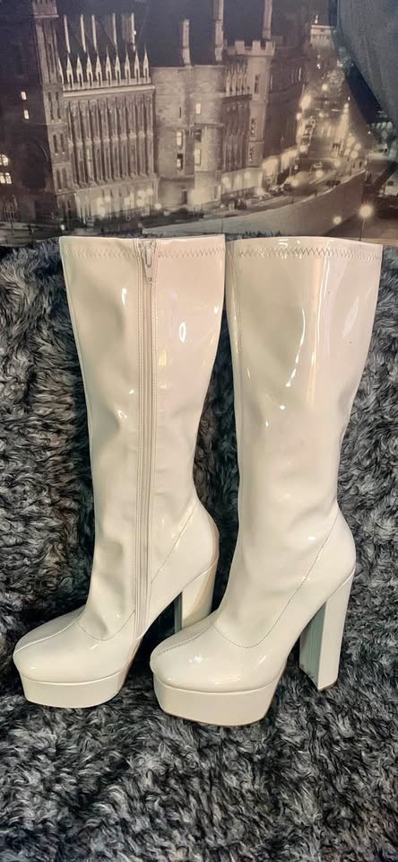 Fashion Nova White Platform Chunky Heel Boots Size 7.5