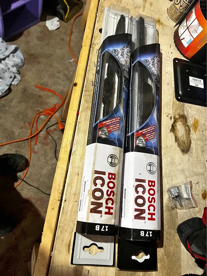 Bosch ICON Wiper Blades 17B Pair