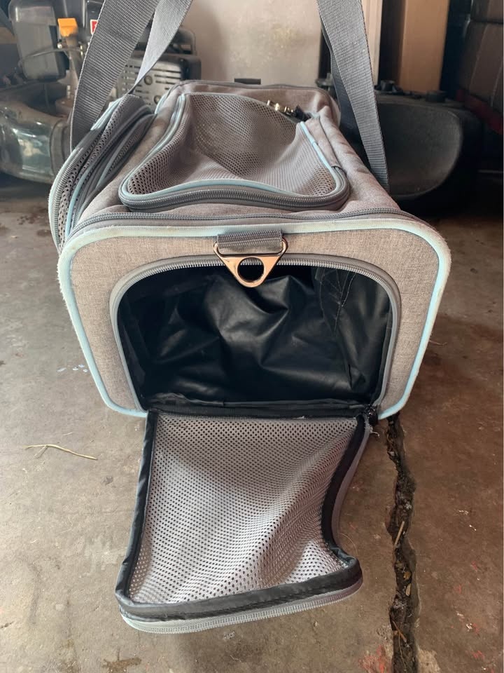 Grey Expandable Pet Carrier Bag - photo 2