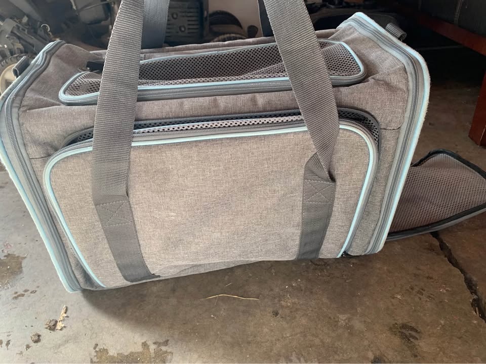 Grey Expandable Pet Carrier Bag - photo 3