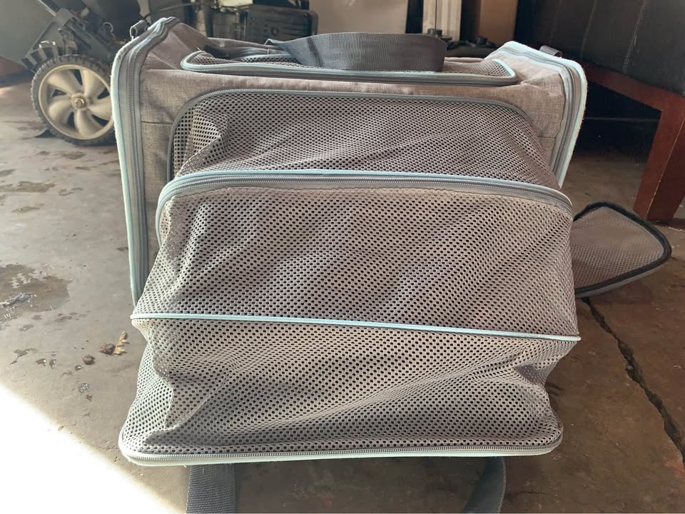 Grey Expandable Pet Carrier Bag - photo 4