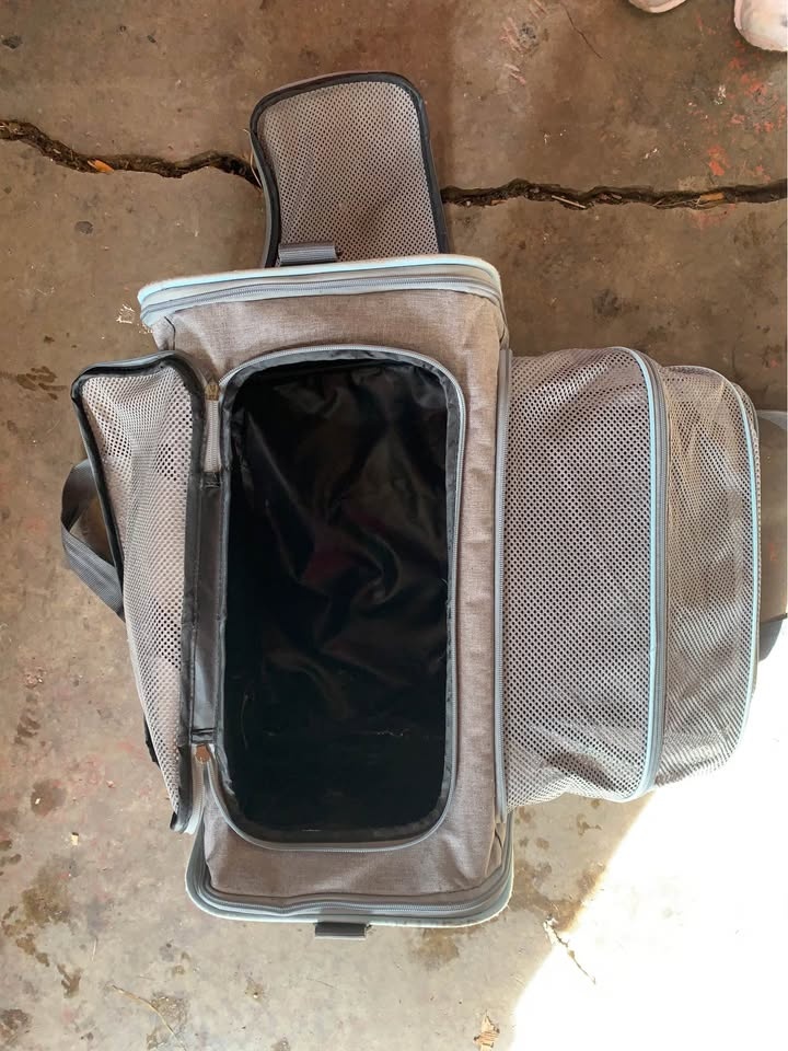 Grey Expandable Pet Carrier Bag - photo 5