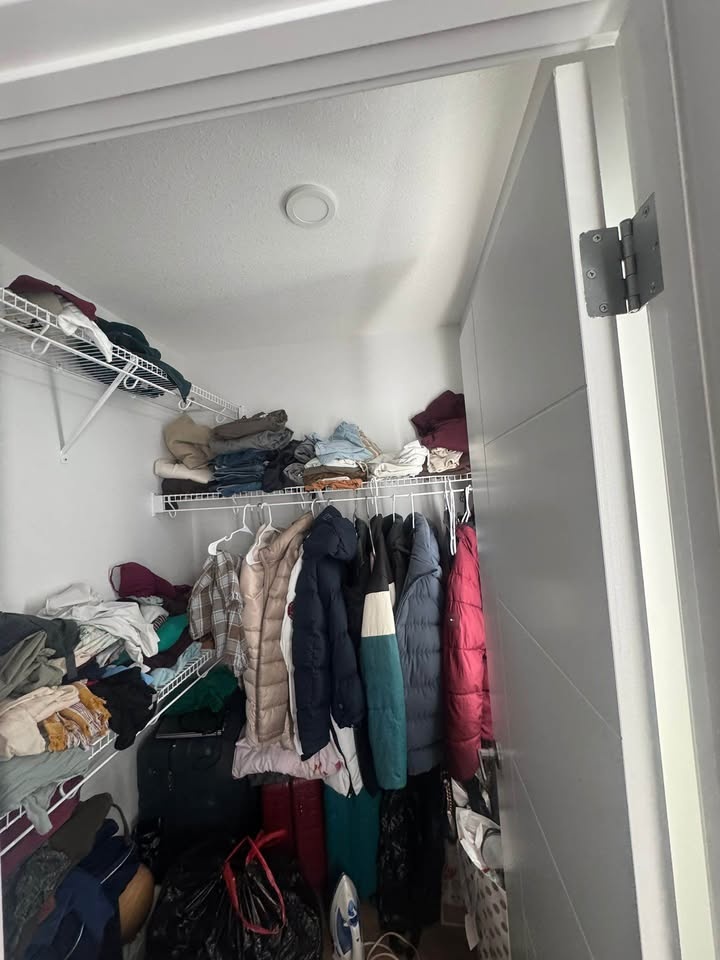 Private Master Bedroom for Rent - photo 3