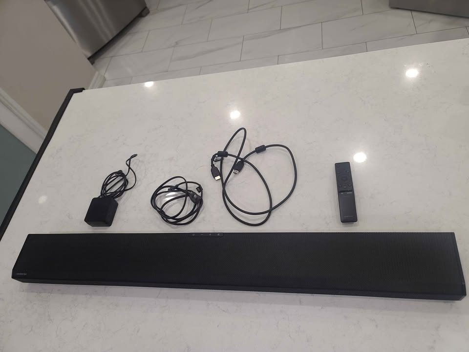 Samsung 65” 4K Smart TV + Soundbar & Sub - photo 3