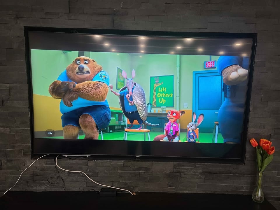 Samsung 65” 4K Smart TV + Soundbar & Sub - photo 5
