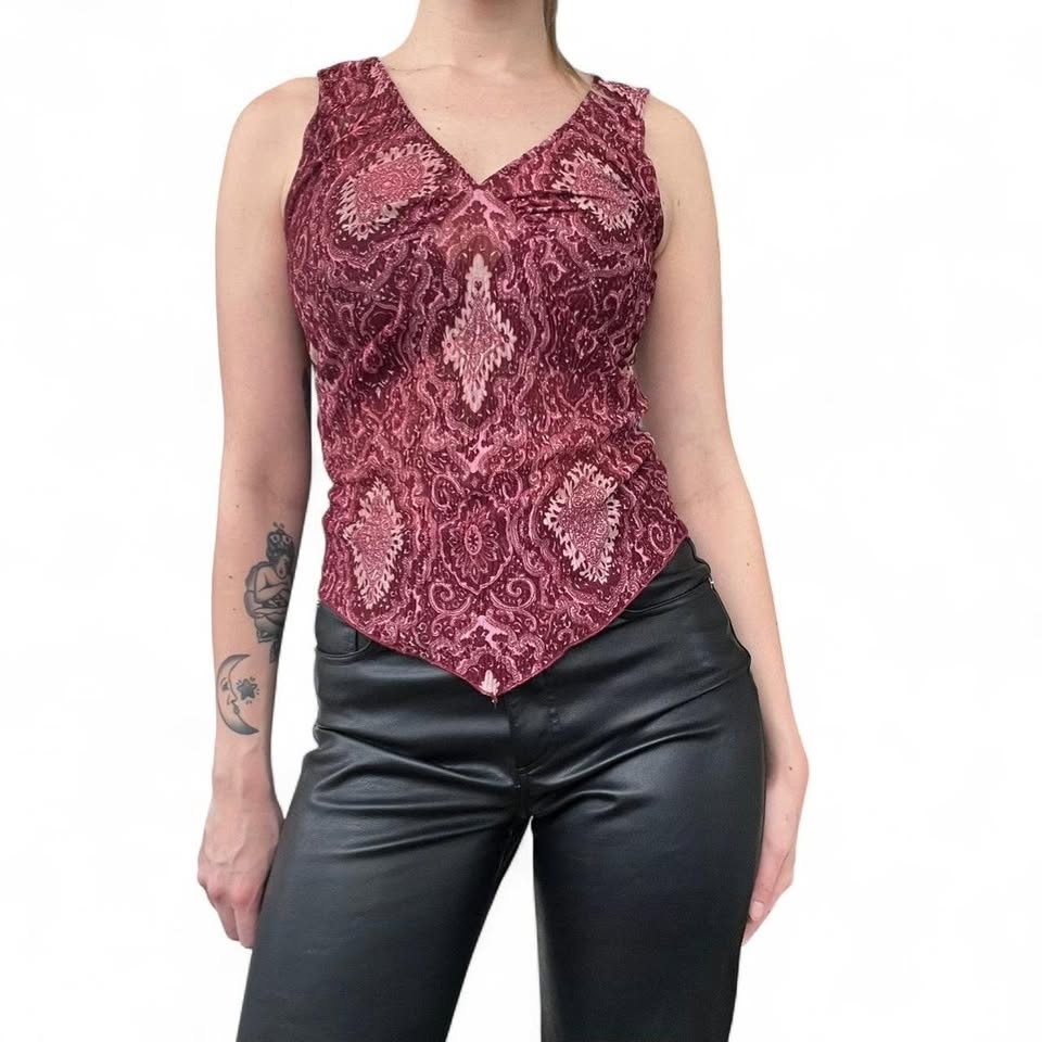Vintage Burgundy Paisley V-Neck Tank Top - photo 2