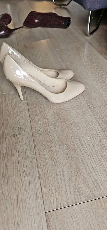 Nine West Beige Heels Size 11