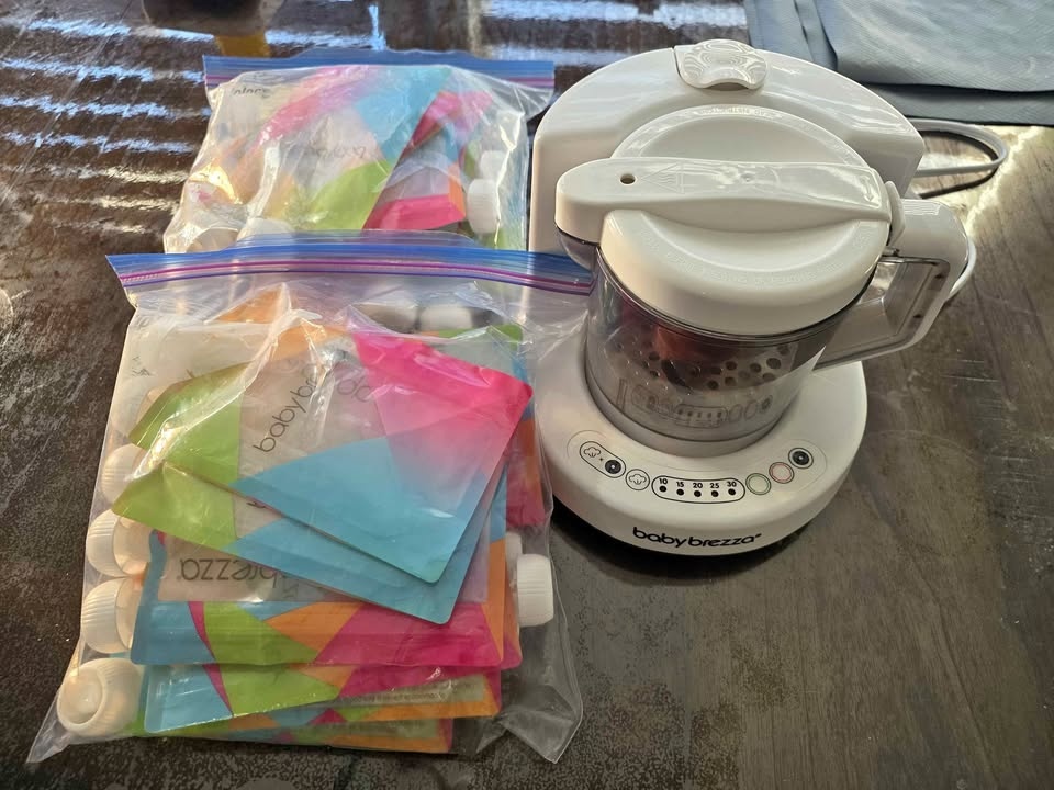 Baby Brezza Food Maker and Reusable Pouches
