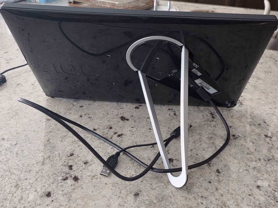 AOC LCD monitor - photo 4