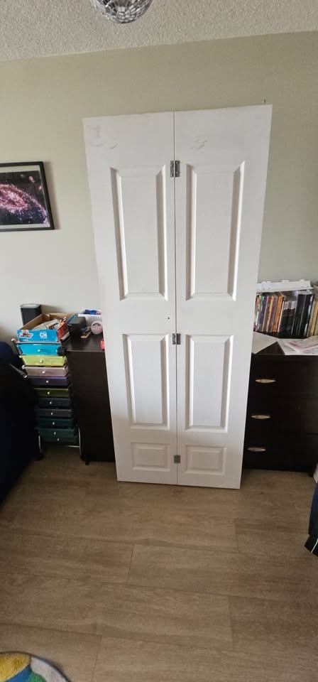 31" x 80" Primed 6 Panel Hollow Core Bifold Door - photo 4