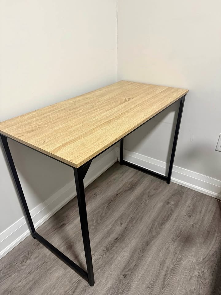 Light Wood Top Desk w/ Black Metal Legs