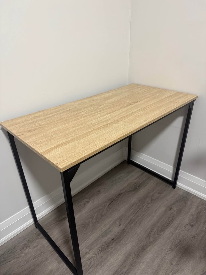 Light Wood Top Desk w/ Black Metal Legs - photo 2