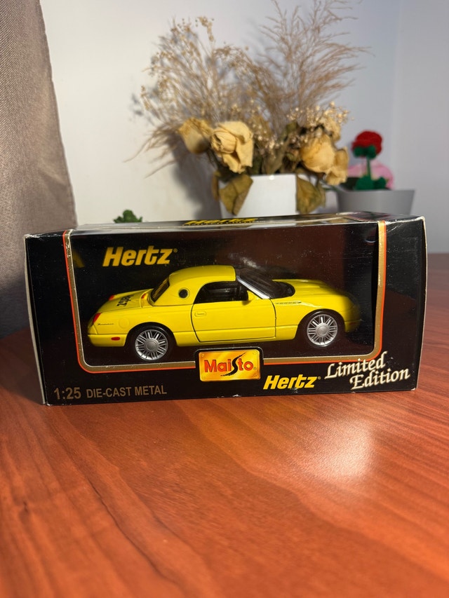 Maisto 1:25 Hertz Limited Edition Die-Cast Car (Yellow) - photo 4