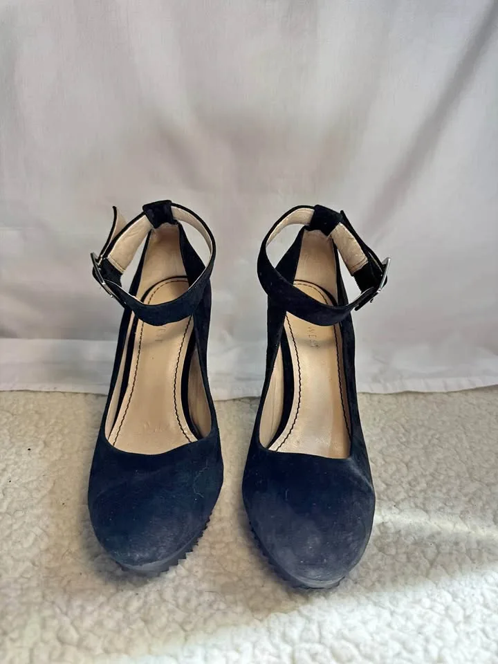 Nine West Heel - Women’s Size 6 thumbnail