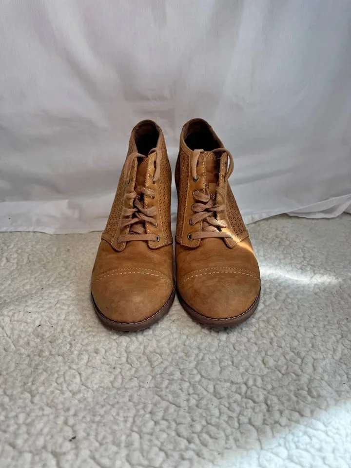 Timberland Heeled Boot - Women’s Size 7.5 thumbnail