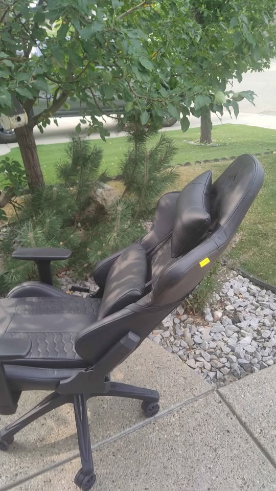 T3 Rush corsair gaming chair mint condition - photo 4