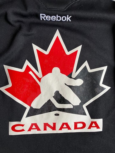 Team Canada Custom Goalie Crest RBK Platinum Jersey 2013 - photo 3