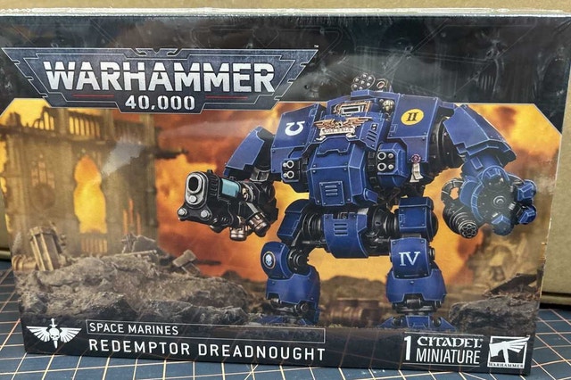WARHAMMER- 40K SPACE MARINES-REDEMPTOR DREADNOUGHT