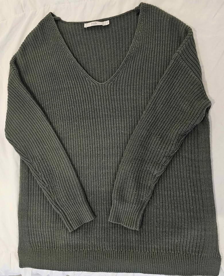 Twik green V-neck knitted sweater - Size Small - loose fit - photo 2