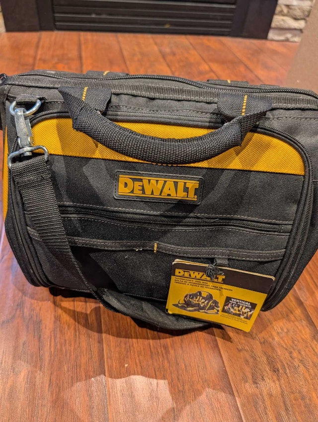 DeWalt 12-inch Heavy-Duty Tool Bag