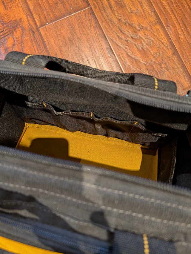 DeWalt 12-inch Heavy-Duty Tool Bag - photo 3