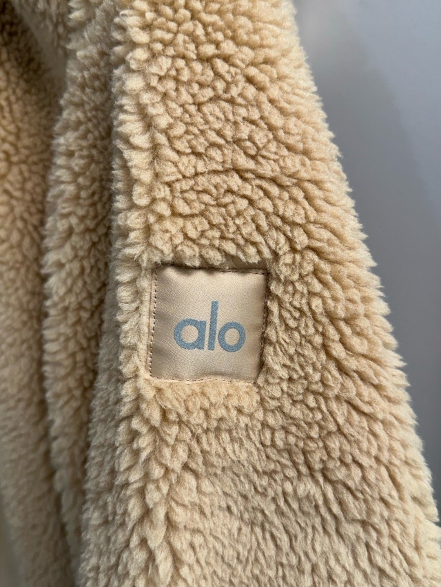 Alo Yoga Foxy Teddy Sherpa Jacket - Small - photo 5