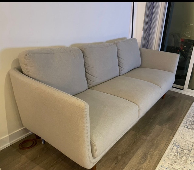 Modern gray Couch – Excellent Condition - photo 3
