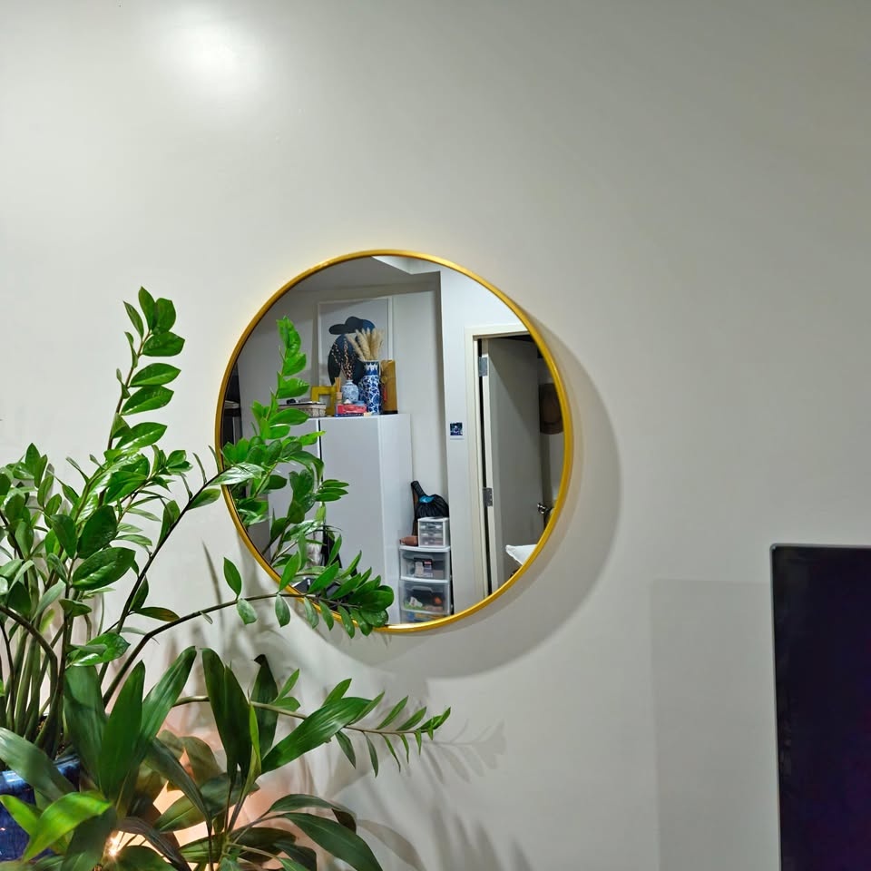 Gold-Colored Rimmed Circular Hanging-Wall Mirror