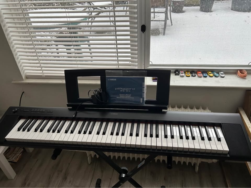 Yamaha Piaggero NP32 76-key Portable Keyboard - Black - photo 2
