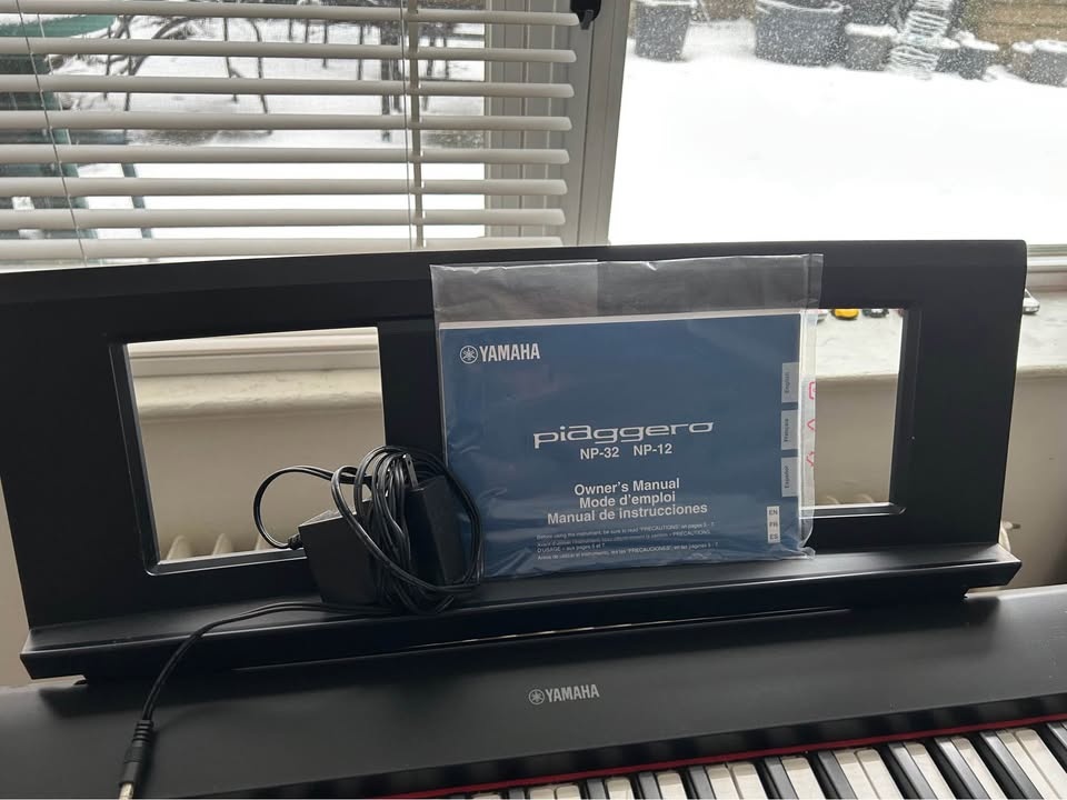 Yamaha Piaggero NP32 76-key Portable Keyboard - Black - photo 4