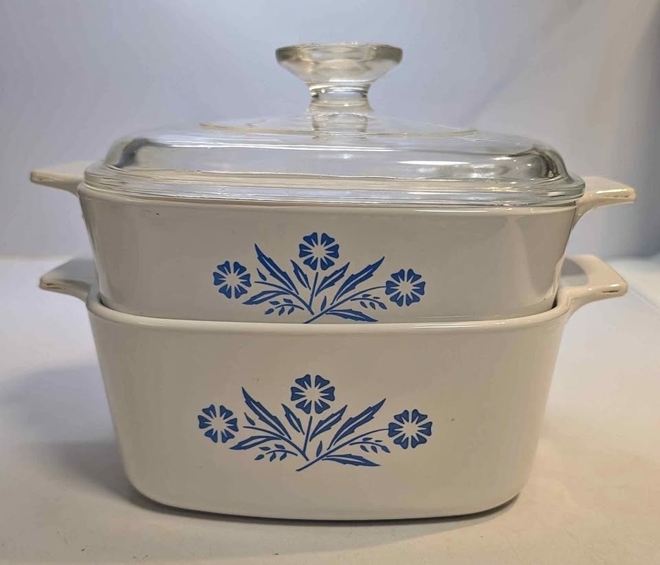 2 Vtg Corning Ware Blue Cornflower Casseroles 1 & 1.5 Qt / 1 lid