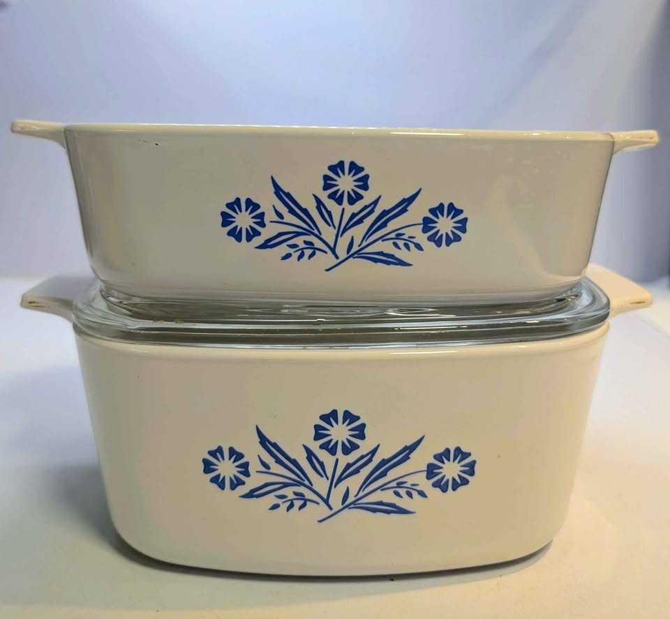 2 Vtg Corning Ware Blue Cornflower Casseroles 1 & 1.5 Qt / 1 lid - photo 2