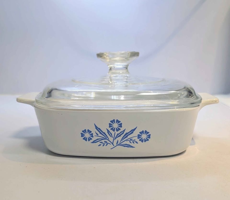 2 Vtg Corning Ware Blue Cornflower Casseroles 1 & 1.5 Qt / 1 lid - photo 3