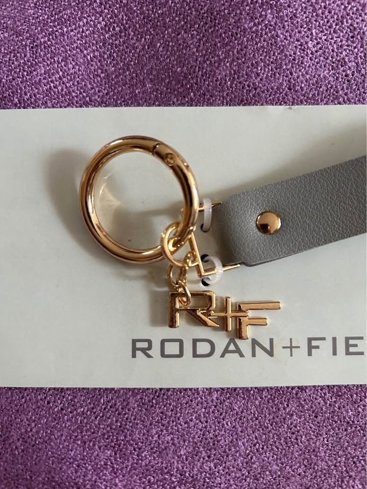 Brand New Rodan + Fields Grey Leather RF Keychain P/U Warden &Hw - photo 2