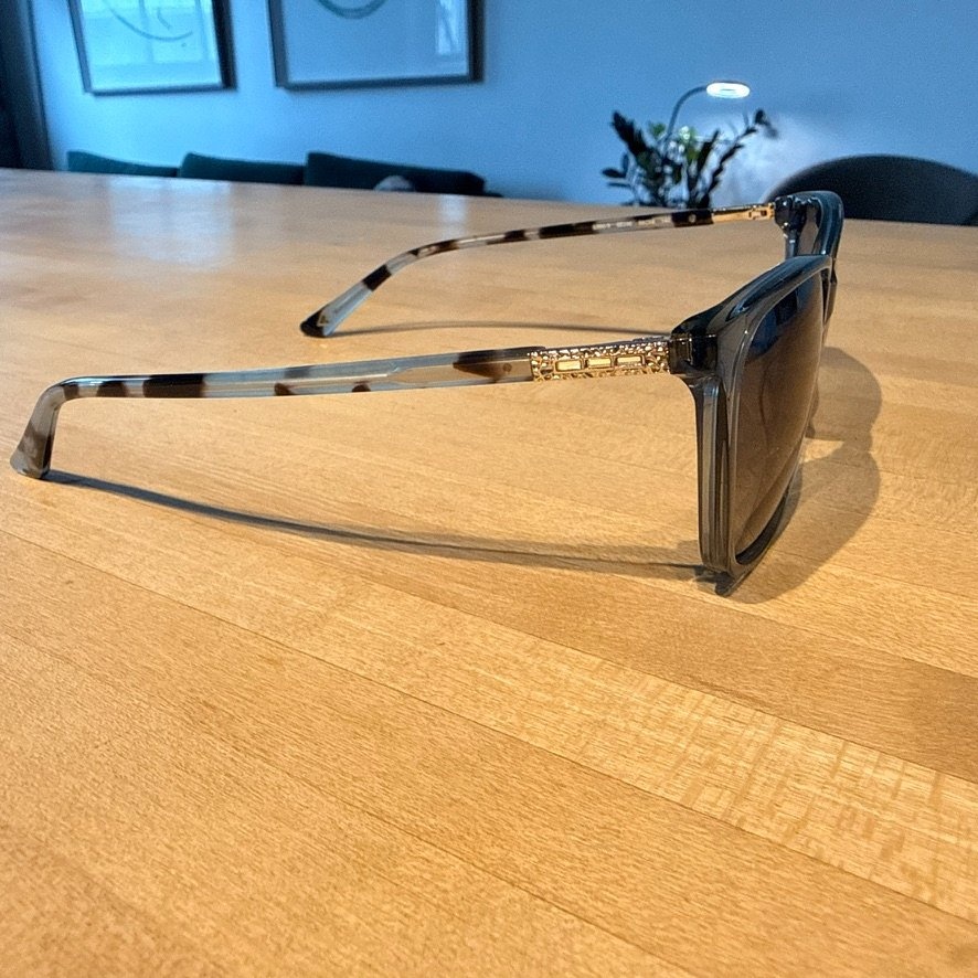 Womens Cat-Eye / Butterfly Sunglasses – Brand New Never Worn - photo 4
