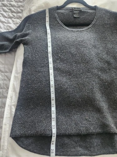 C by Bloomingdale's Dark Charcoal Cashmere Sweater Gold Thread S - photo 5