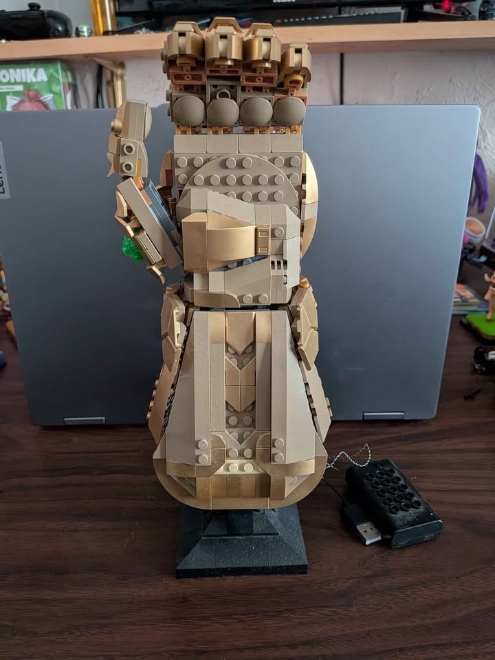 Lego Infinity Gauntlet with Lights set 76191 - photo 5