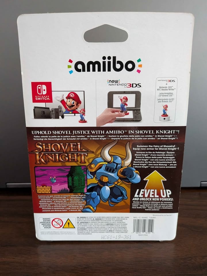 Golden Shovel Knight Amiibo - photo 4