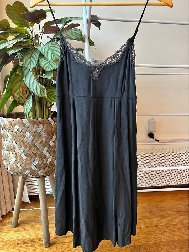 Aritzia Wilfred Black Slip Dress XS