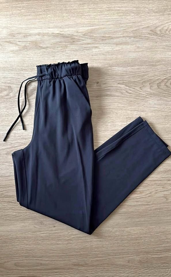 Lululemon Stretch High Rise Pant Size 4 Black 7/8