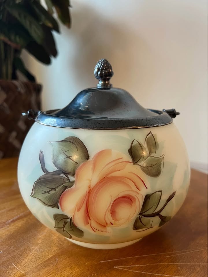 Antique Biscuit Jar - photo 3
