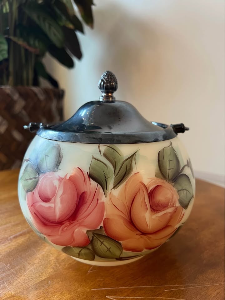 Antique Biscuit Jar - photo 4