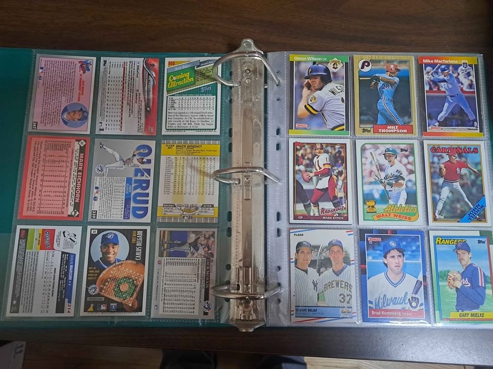 Full Binder of Baseball Cards - photo 2