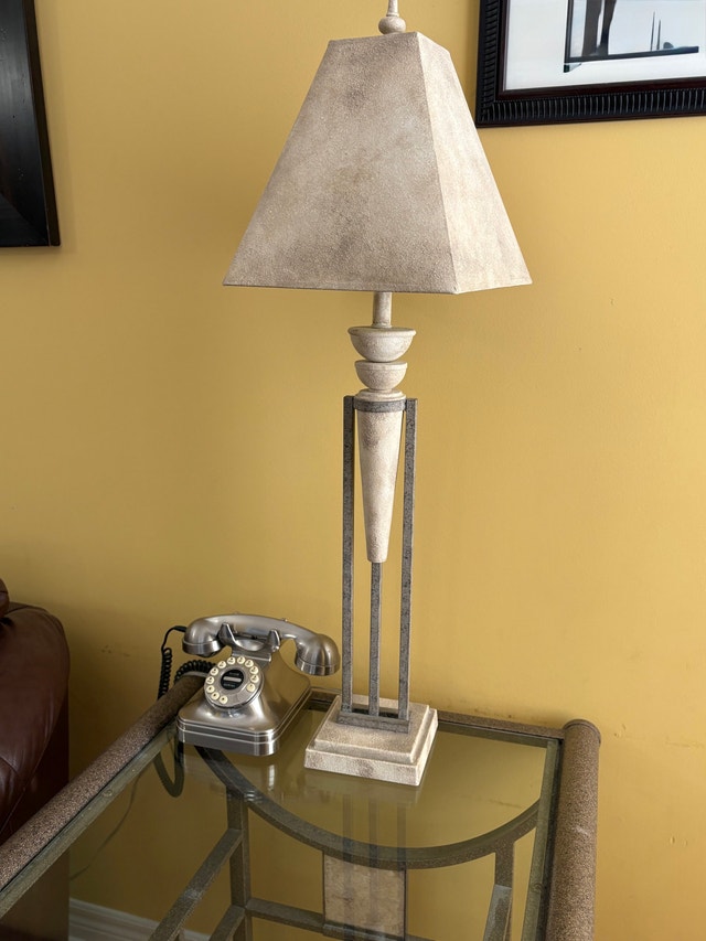 Matching Table Lamp & Floor Lamp Set – Excellent Condition
