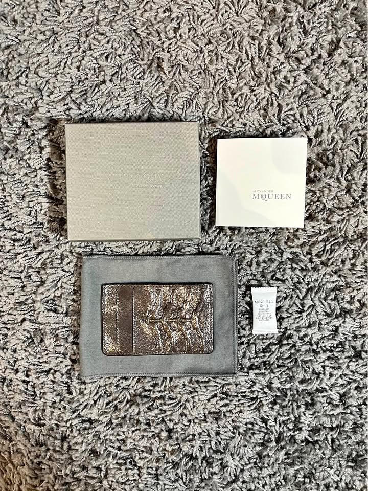 Authentic Alexander McQueen Rib Cage Embossed Cardholder Foil