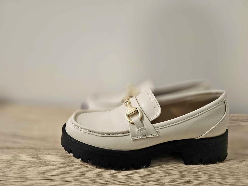 Nine West Cream Chunky Loafers with Gold Buckle - Size 6.5